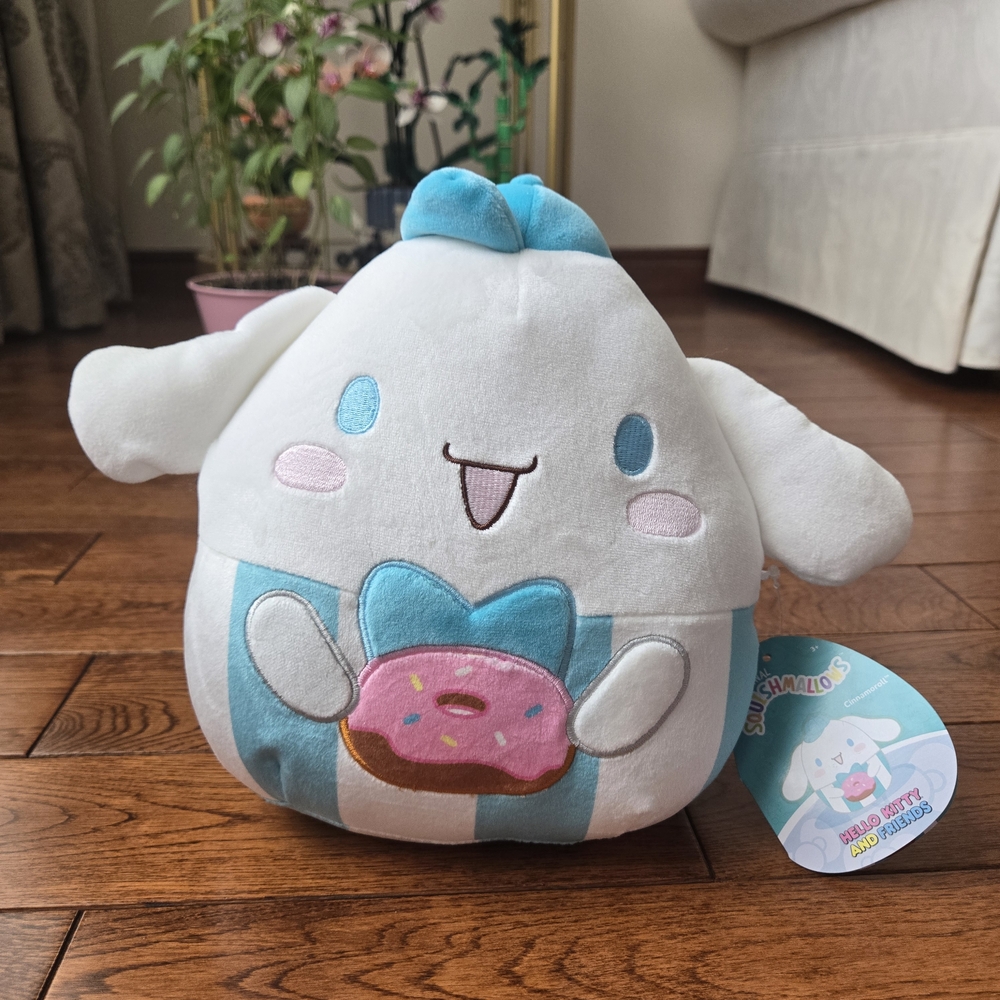 Squishmallows x Sanrio: Cinnamoroll with Donut - 8" Plush